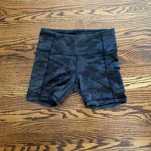 Lululemon Shorts 8 Camo